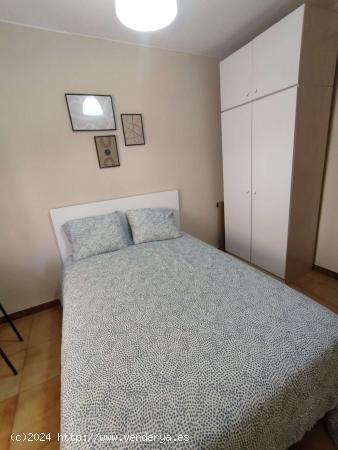  Alquiler de habitaciones en piso de 6 dormitorios en La Almozara - ZARAGOZA 