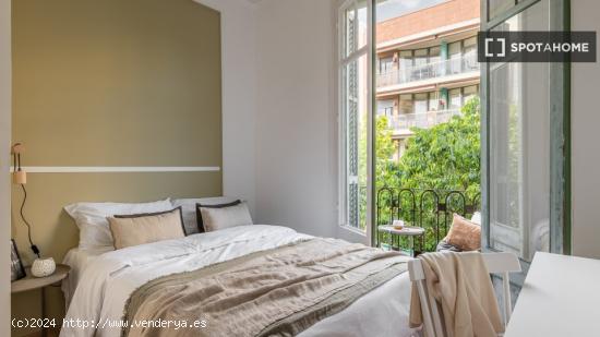 Alquiler de habitaciones en piso de 6 habitaciones en Rosas, Barcelona - BARCELONA