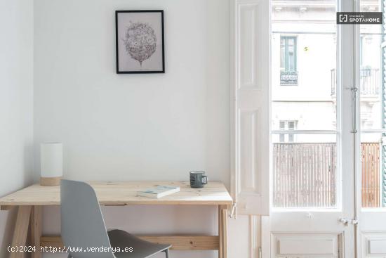  Se alquila habitación en piso compartido en Gracia. - BARCELONA 