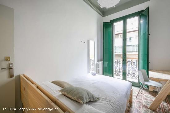  Se alquila habitación en piso compartido en Gracia. - BARCELONA 