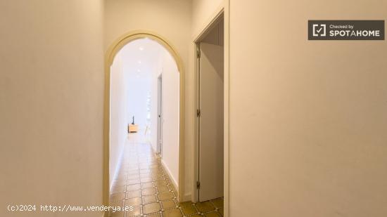 Apartamento entero de 2 dormitorios en Barcelona. - BARCELONA