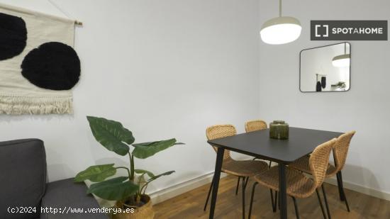 Apartamento entero de 2 dormitorios en Barcelona. - BARCELONA