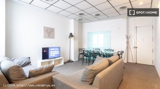 Apartamento de 3 dormitorios en alquiler en Ciutat Vella, Valencia - VALENCIA