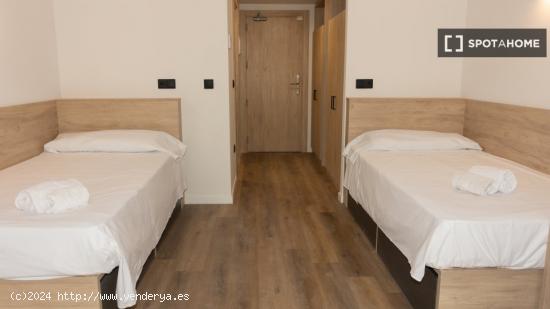 Se alquila habitación compartida en residencia en Burjassot, Valencia - VALENCIA