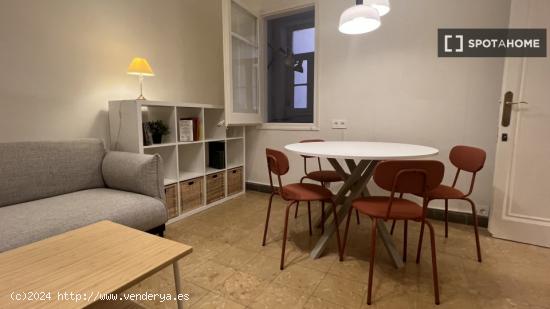 Piso entero de 5 habitaciones en barcelona. - BARCELONA