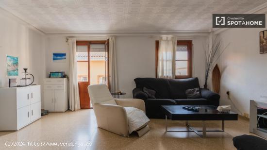 Se alquilan habitaciones para mujeres en piso compartido de 2 habitaciones en Almàssera - VALENCIA