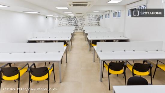 Se alquila habitación en residencia en Pamplona - NAVARRA