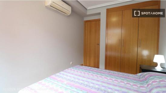 Se alquila apartamento de 1 dormitorio en Valdeacederas - MADRID