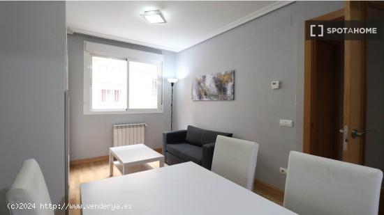 Se alquila apartamento de 1 dormitorio en Valdeacederas - MADRID