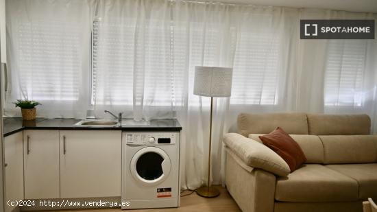 Apartamento tipo estudio en alquiler en Quintana - MADRID