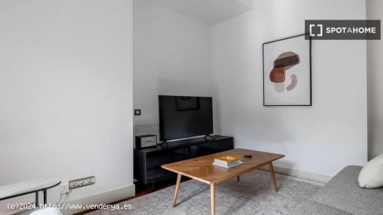 Apartamento de 2 dormitorios en alquiler en Madrid - MADRID