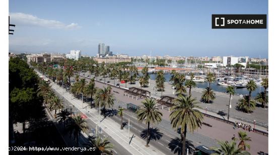 Impresionante apartamento de 3 dormitorios con vistas al puerto de Barcelona - BARCELONA