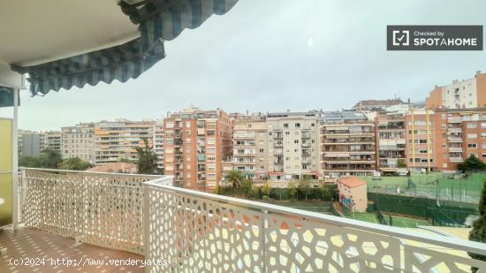 Se alquila habitación en piso compartido en Barcelona - BARCELONA