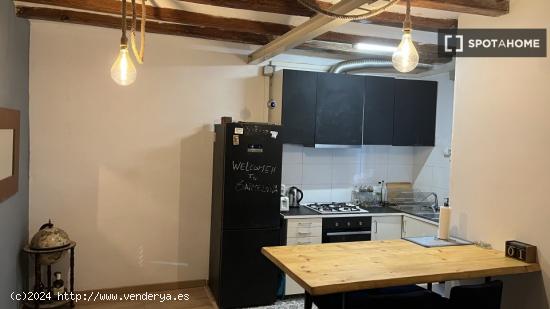 Apartamento entero de 2 dormitorios en Barcelona. - BARCELONA