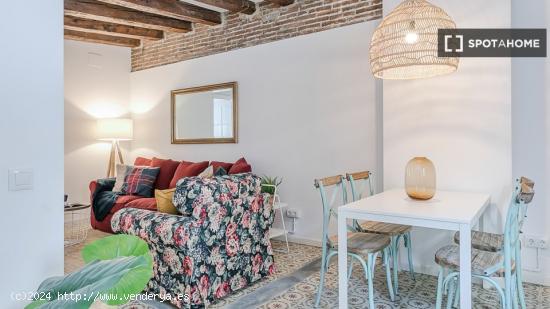 Apartamento entero de 2 dormitorios en Barcelona. - BARCELONA