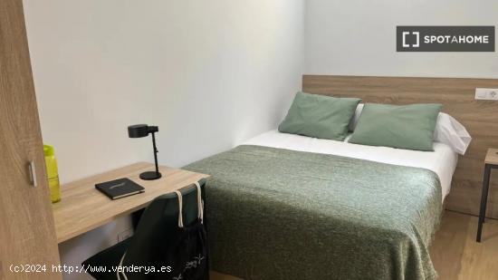 Se alquila habitación en un Coliving en Vallecas - MADRID