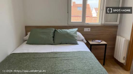 Se alquila habitación en un Coliving en Vallecas - MADRID