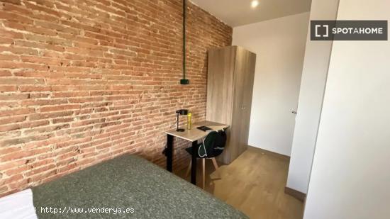 Se alquila habitación en un Coliving en Vallecas - MADRID