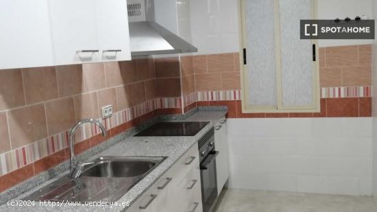 Apartamento de 2 dormitorios en alquiler en Valencia - VALENCIA