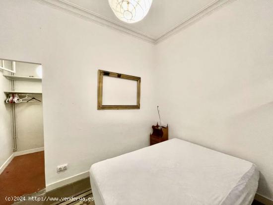  Acogedora habitación en alquiler, apartamento de 5 dormitorios, L’Eixample - BARCELONA 