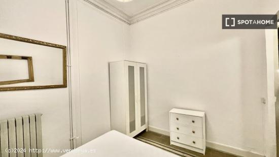 Acogedora habitación en alquiler, apartamento de 5 dormitorios, L’Eixample - BARCELONA