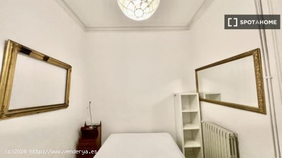 Acogedora habitación en alquiler, apartamento de 5 dormitorios, L’Eixample - BARCELONA