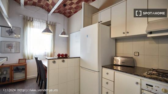 Apartamento entero de 2 dormitorios en Barcelona. - BARCELONA