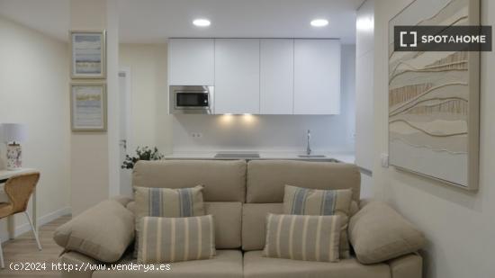 Apartamento de 2 dormitorios en alquiler en Madrid - MADRID