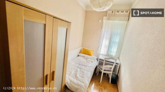 Habitación en apartamento compartido de 5 dormitorios situado cerca de Moncloa, Madrid - MADRID