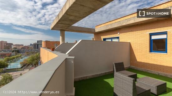 Se alquila habitación en residencia de estudiantes en Valencia - VALENCIA