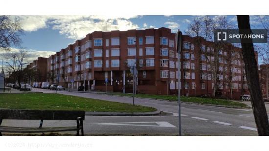 Piso en alquiler de 2 dormitorios en Puente De Vallecas, Madrid - MADRID