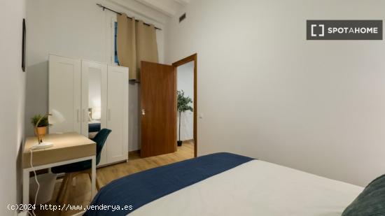 Elegante habitación en apartamento de 6 dormitorios en Barri Gotic, Barcelona - BARCELONA