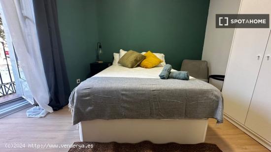 Dormitorio doble amueblado en Plaza Tirso de Molina - MADRID