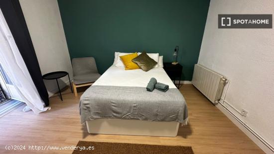 Dormitorio doble amueblado en Plaza Tirso de Molina - MADRID