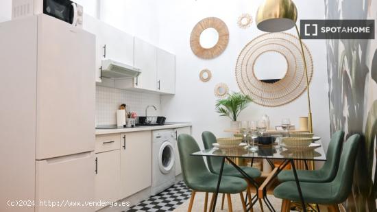 Apartamento de 2 dormitorios en alquiler en Paseo Del Prado - MADRID