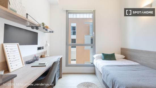 Se alquila habitación en residencia de estudiantes en Sant Adrià De Besòs, Barcelona - BARCELONA