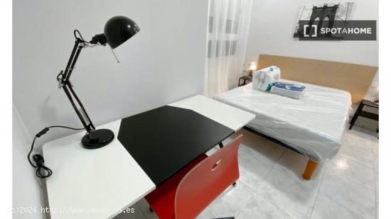 Apartamento de 4 dormitorios en Russafa - VALENCIA