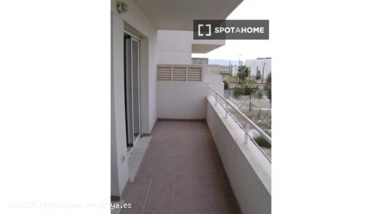 Apartamento de 2 dormitorios en alquiler en Retamar, Almería - ALMERIA