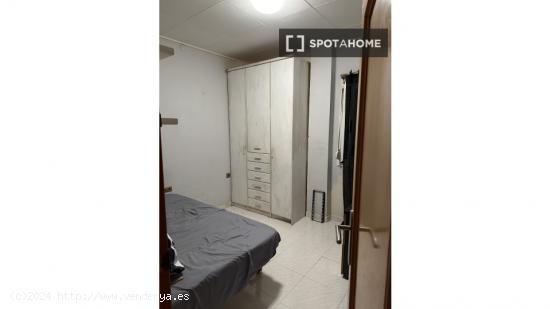 Habitación en piso compartido en Castelldefels - BARCELONA