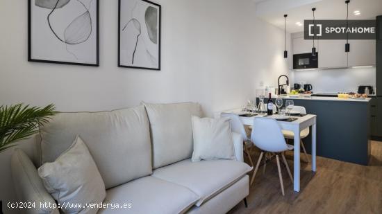 Apartamento entero de 3 habitaciones en Barcelona. - BARCELONA