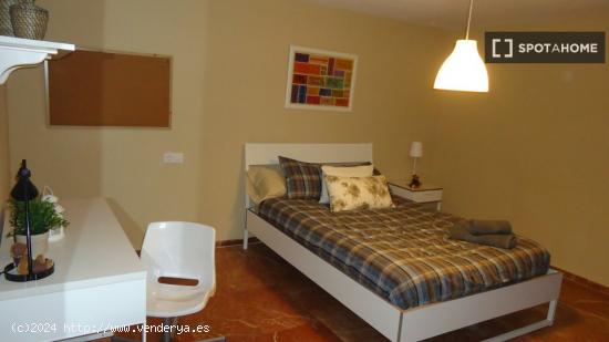 Habitación en piso compartido en Córdoba - CORDOBA