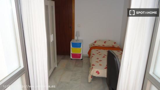 Habitación en piso compartido en Córdoba - CORDOBA