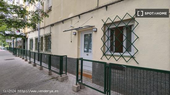 Piso en alquiler de 2 habitaciones en Moscardó, Madrid - MADRID