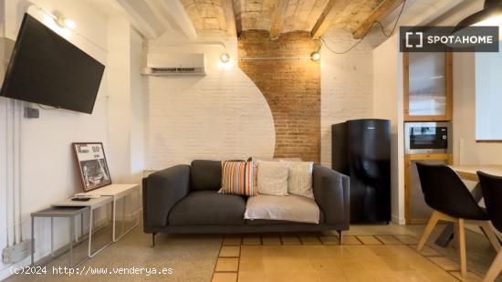 Apartamento entero de 2 dormitorios en Barcelona. - BARCELONA