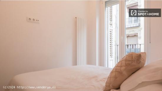 Habitaciones en apartamento de 3 dormitorios en Chamberí - MADRID