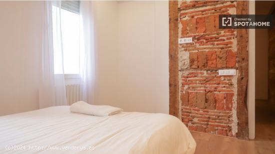 Habitaciones en apartamento de 3 dormitorios en Chamberí - MADRID