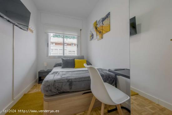  Se alquila habitación en piso compartido en Madrid - MADRID 