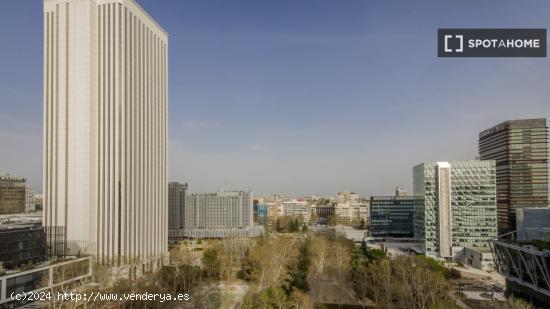 Se alquila habitación en piso compartido en Madrid - MADRID