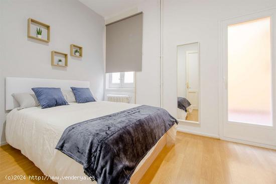  Se alquila habitación en piso compartido en Madrid - MADRID 