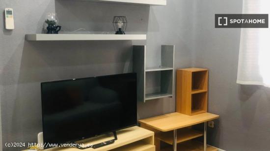 Apartamento de 1 dormitorio en alquiler en Pacífico - MADRID